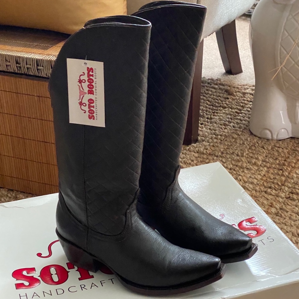 Woman’s Gorgeous Genuine Leather/Leather Soul Zip Back Cowboy/Western Boots NWT